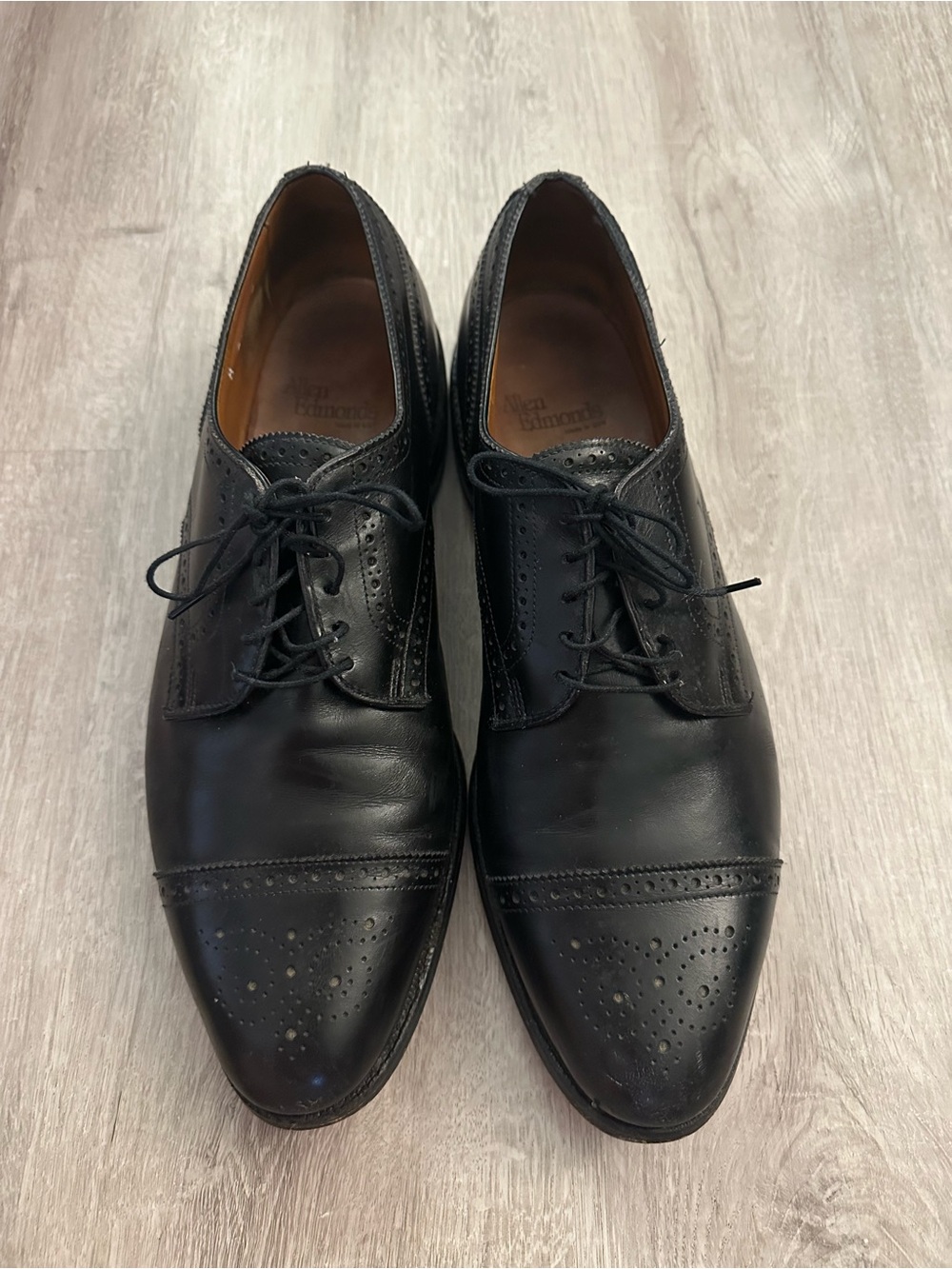 Vintage Allen Edmonds Sanford Cap-Toe black leather Oxford shoes